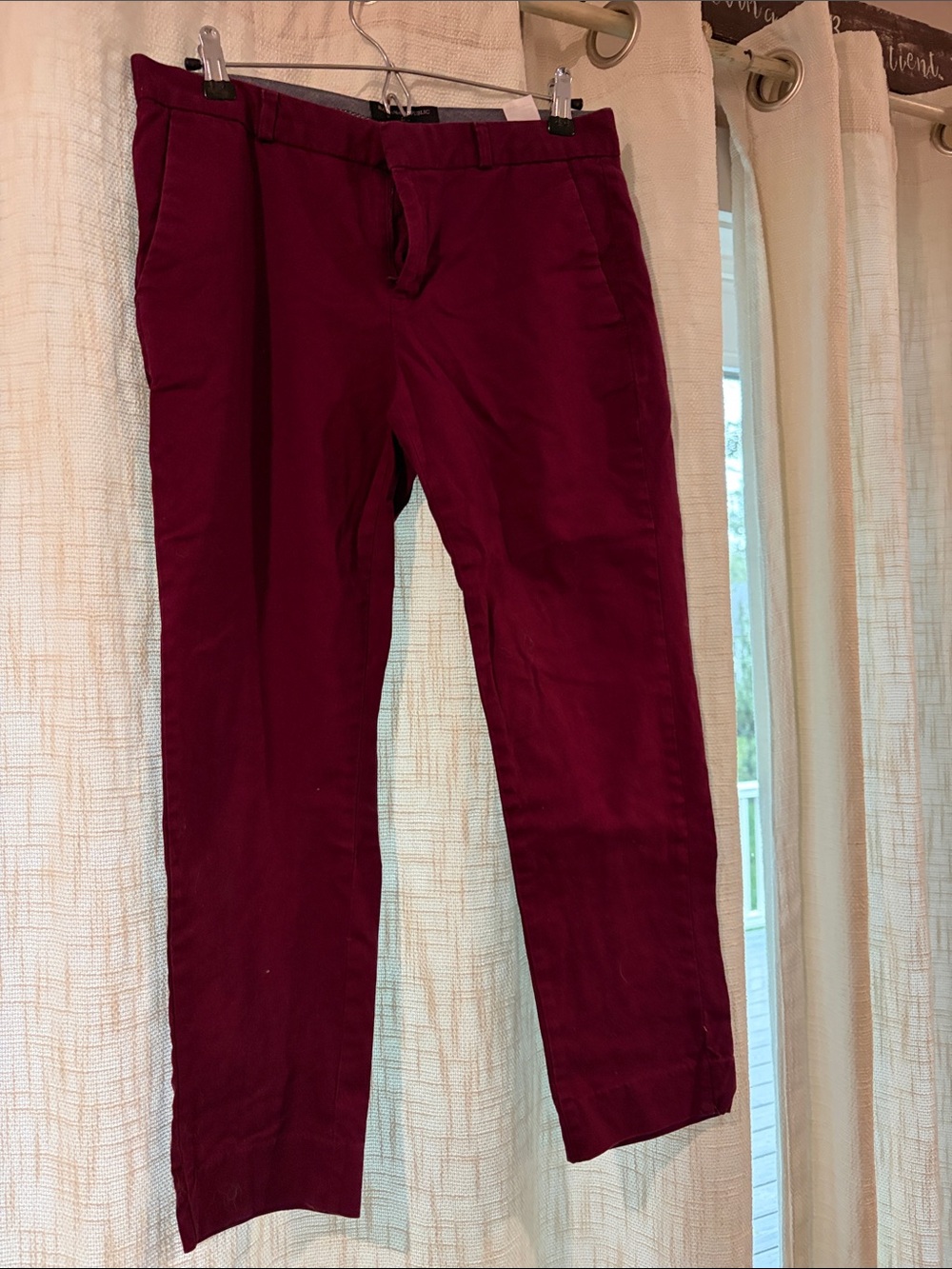 Banana Republic Women’s Ankle Pants in Burgundy